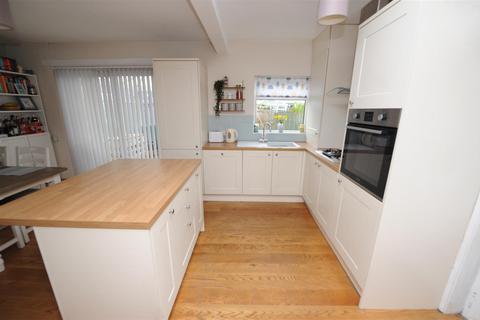 3 bedroom semi-detached house for sale, Glenside Road, Shipley