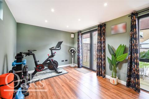 3 bedroom terraced house for sale, Crowther Road, South Norwood