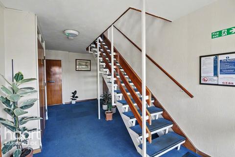 2 bedroom apartment for sale, Woodhaven Gardens, Barkingside