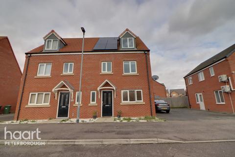 4 bedroom semi-detached house to rent, Constantine Drive, Peterborough