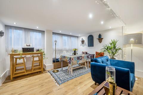 3 bedroom duplex for sale, Old Kent Road, London, SE1