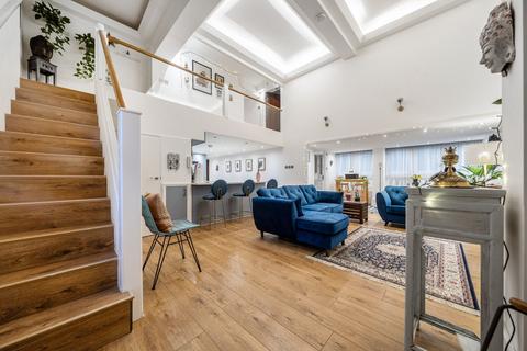3 bedroom duplex for sale, Old Kent Road, London, SE1