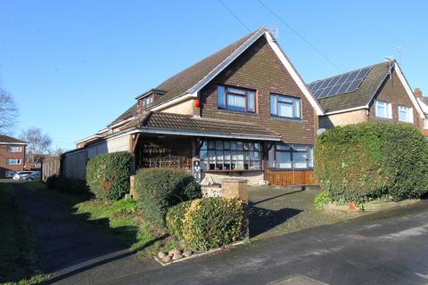 2 bedroom semi-detached house for sale, Commonside, Brierley Hill, DY5