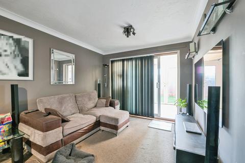 6 bedroom semi-detached house for sale, Landsdowne Road, Yaxley, Peterborough
