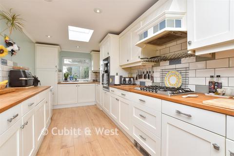Cobham Road, Fetcham KT22