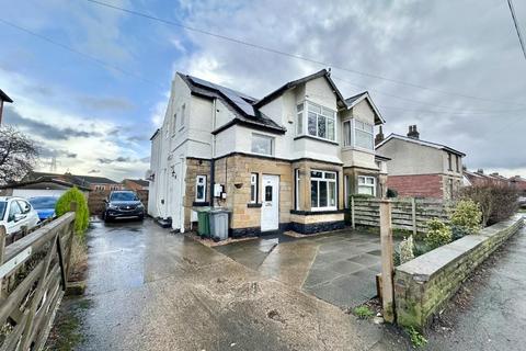 4 bedroom semi-detached house for sale, Huddersfield Road.,, Liversedge