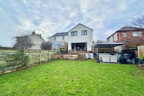 4 bedroom semi-detached house for sale, Huddersfield Road.,, Liversedge