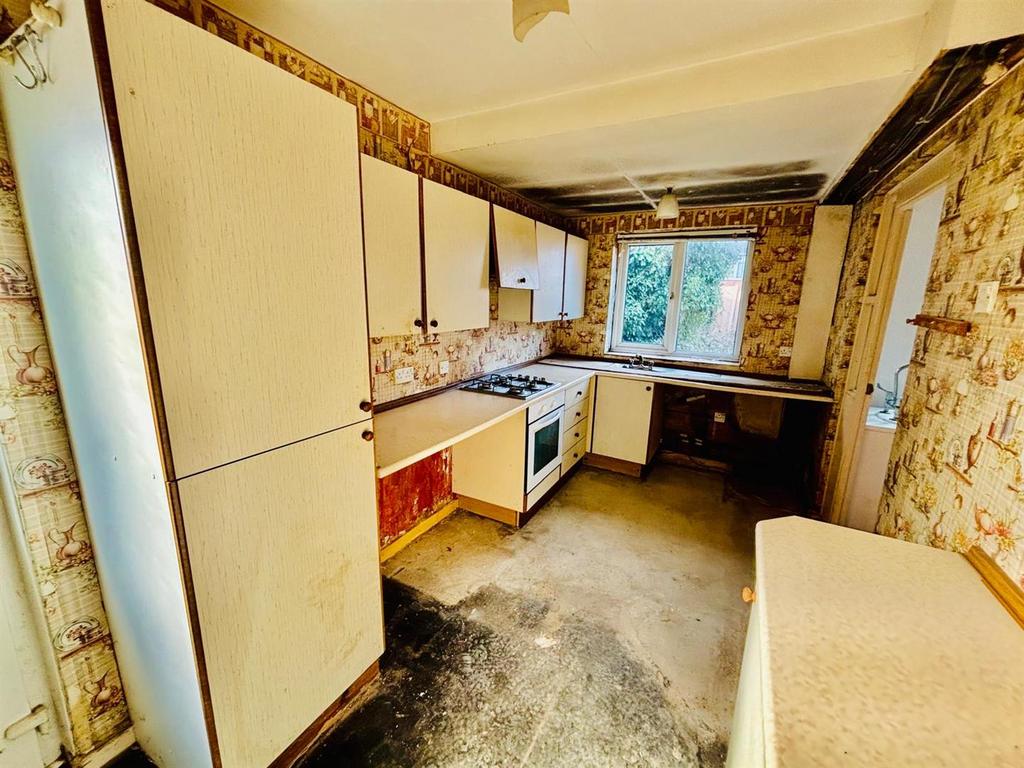 Kitchen: