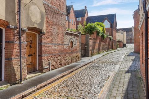 3 bedroom character property for sale, Pigg Lane, Norwich