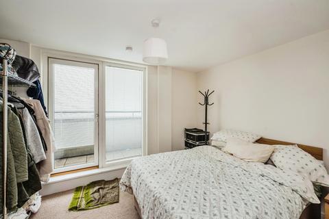 3 bedroom flat for sale, Trawler Road, Maritime Quarter, Swansea