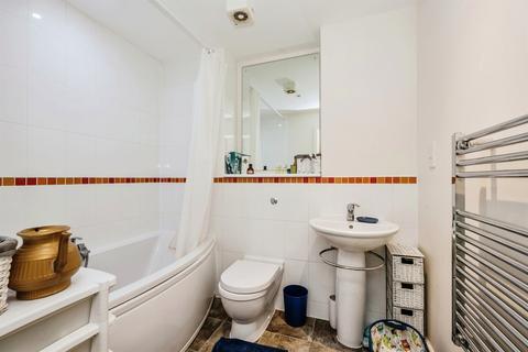 3 bedroom flat for sale, Trawler Road, Maritime Quarter, Swansea