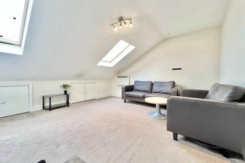 1 bedroom flat to rent, Highcliffe Gardens, Ilford IG4