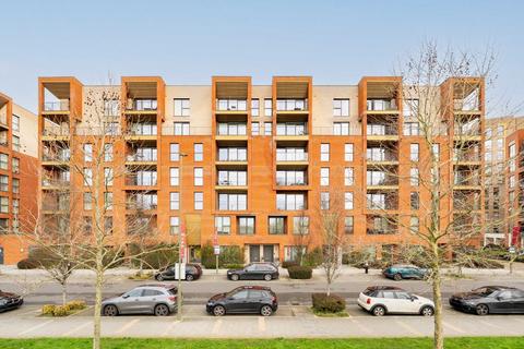 3 bedroom flat for sale, Lismore Boulevard, London NW9
