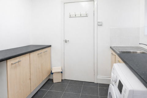 4 bedroom terraced house to rent, Dickenson Road - Student House - 2026/ 27