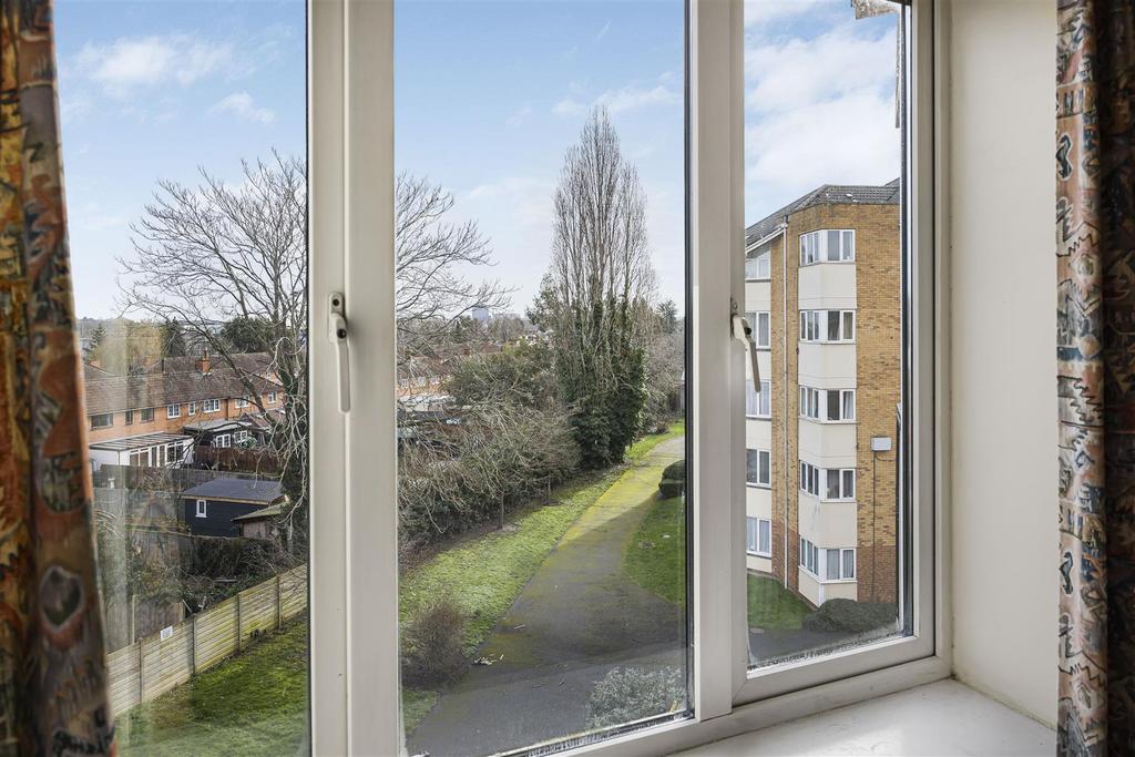 Apartment in Reading, Dee Park - View 2