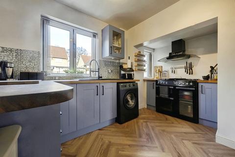3 bedroom semi-detached house for sale, Forest Avenue, Halifax