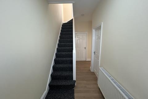 3 bedroom terraced house to rent, Easternville Gardens, ILFORD IG2