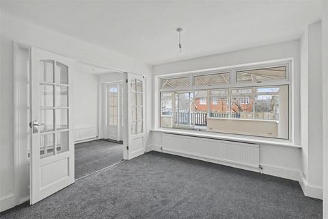 4 bedroom semi-detached house for sale, Monks Walk, Buntingford