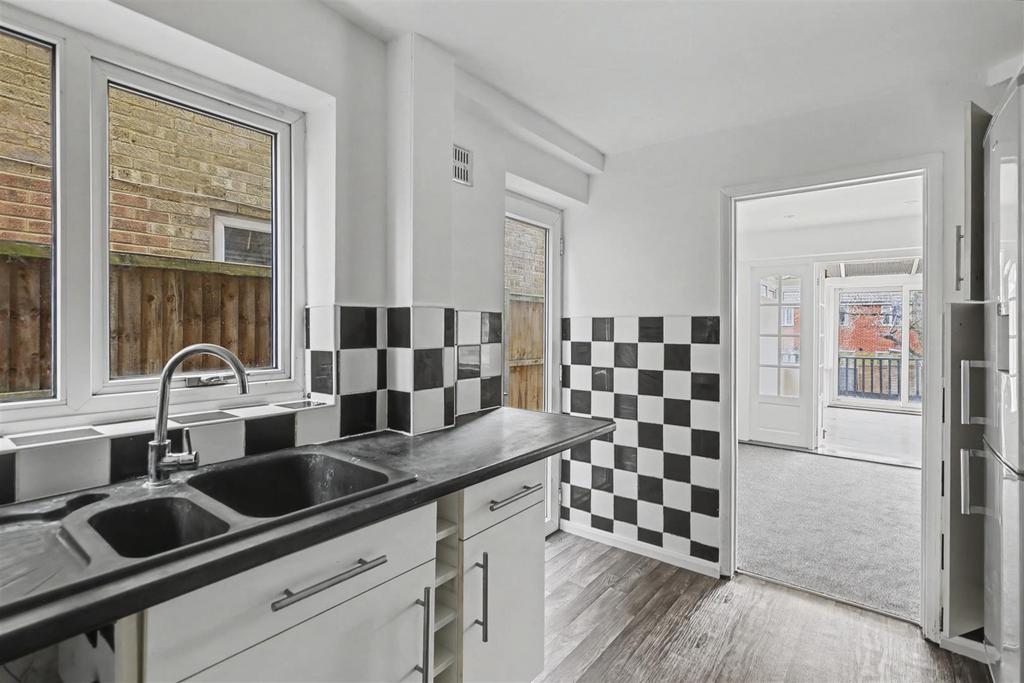 Kitchen DIner.JPG