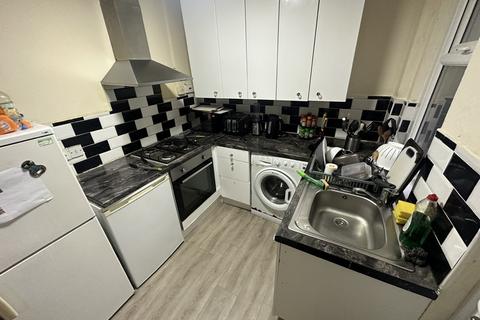 3 bedroom terraced house to rent, Roath, Cardiff, CF24