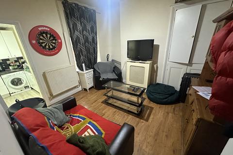 3 bedroom terraced house to rent, Roath, Cardiff, CF24
