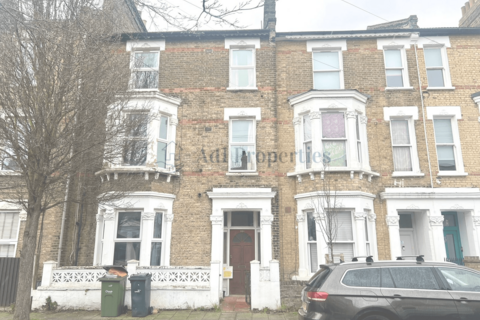 3 bedroom flat to rent, Tasman Road, SW9