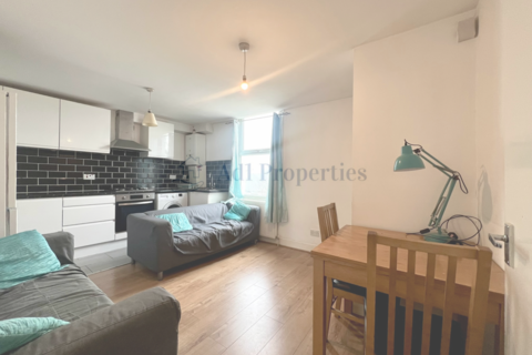 3 bedroom flat to rent, Tasman Road, SW9