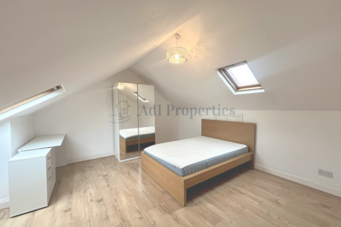 3 bedroom flat to rent, Tasman Road, SW9