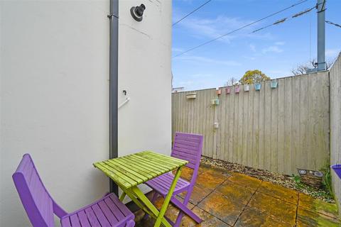 undefined, Kingfisher Court, Wimbledon SW19