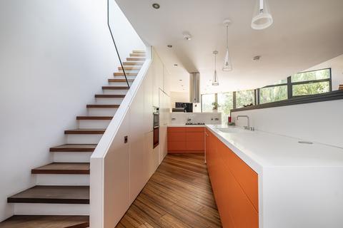undefined, Dawlish Avenue London SW18