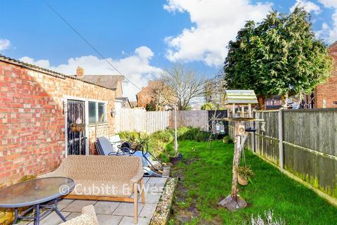 3 bedroom terraced house for sale, Hipley Road, Havant, Hampshire