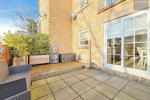 4 bedroom terraced house for sale, Claremont, Pudsey, LS28 7DQ
