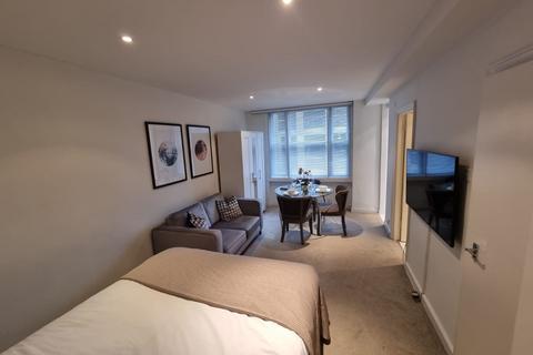 Studio to rent, Hill Street, Mayfair, W1J