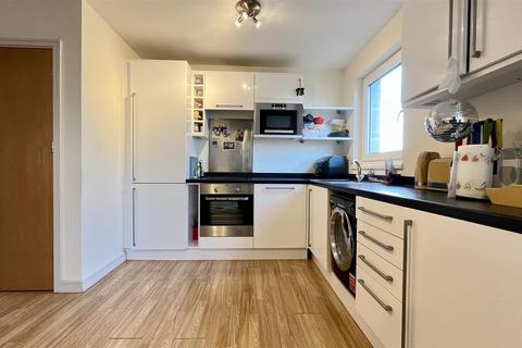 undefined, St. James Road, Sutton SM1