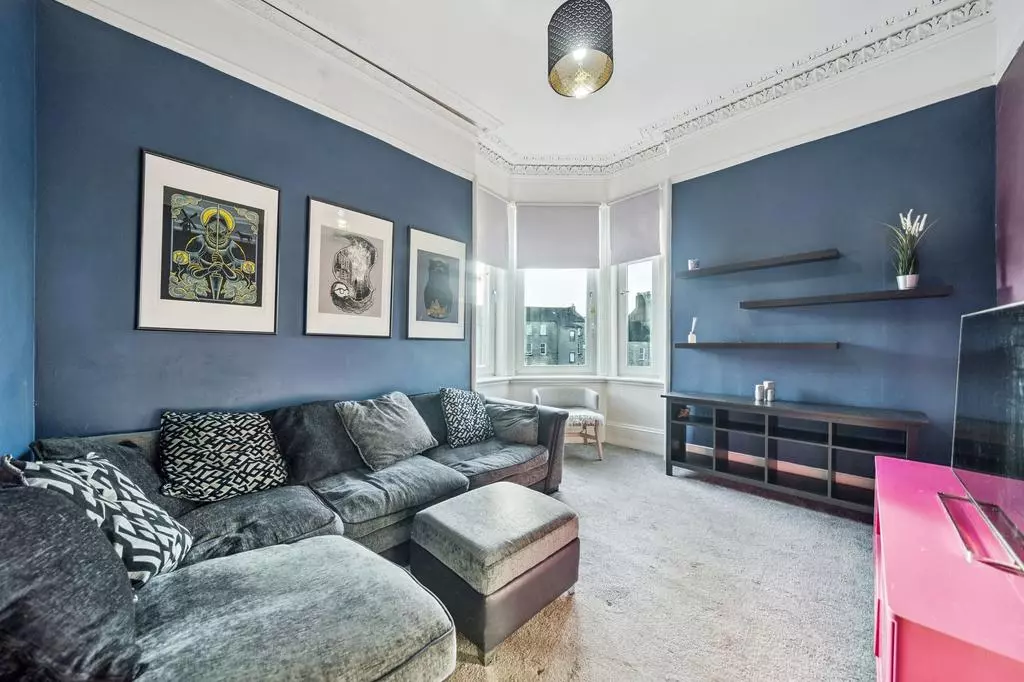 2 bedroom flat for sale - Photo 5