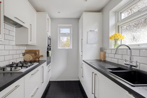2 bedroom maisonette for sale, Stoneleigh Park Road, Surrey KT19