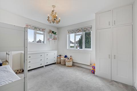 2 bedroom maisonette for sale, Stoneleigh Park Road, Surrey KT19