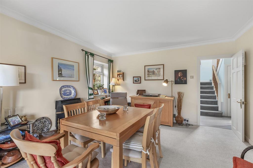Dining Area 2.jpg