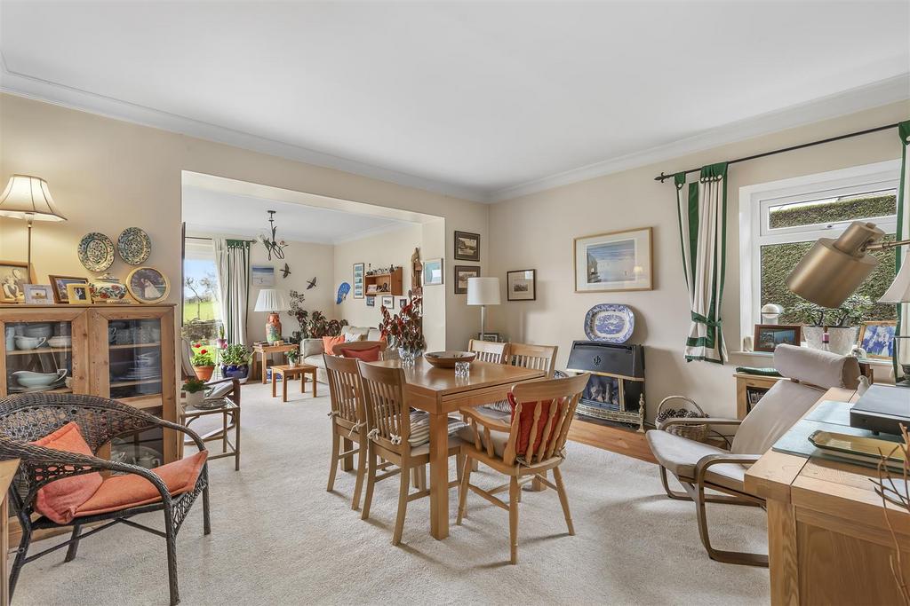 Dining Area.jpg