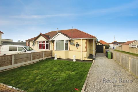 2 bedroom bungalow for sale, Rhyl Coast Road, Denbighshire LL18
