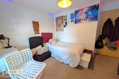 undefined, Worcester Court, Fleet
