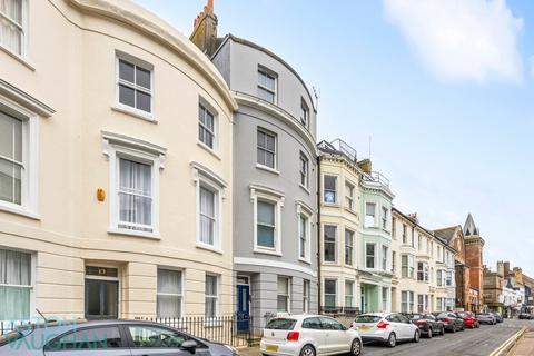St. Georges Terrace, Brighton BN2