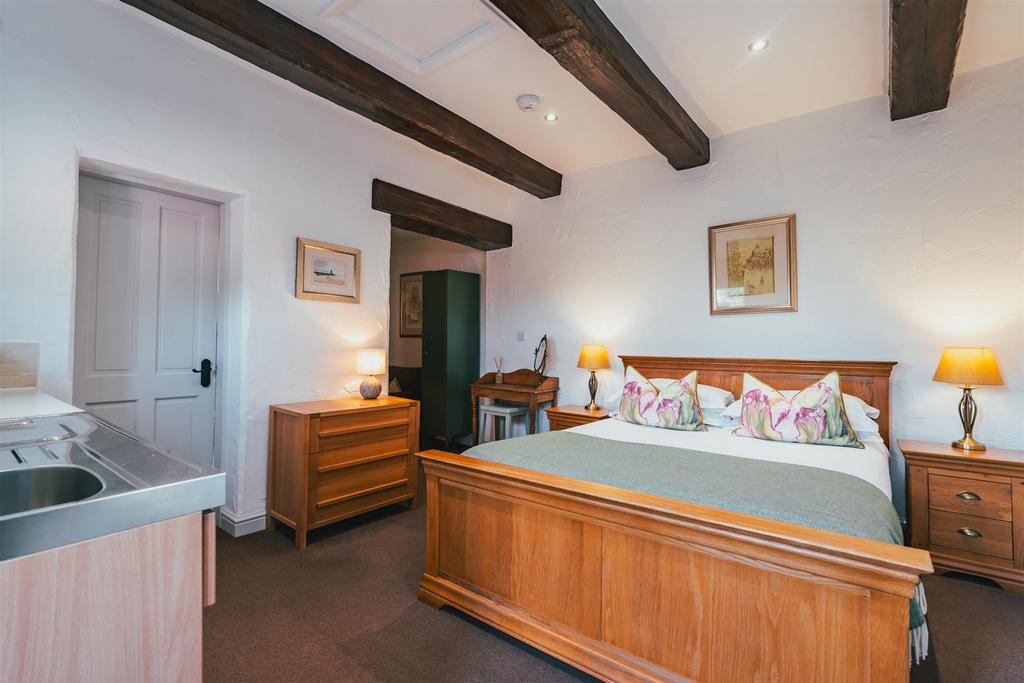 Guest Room 5