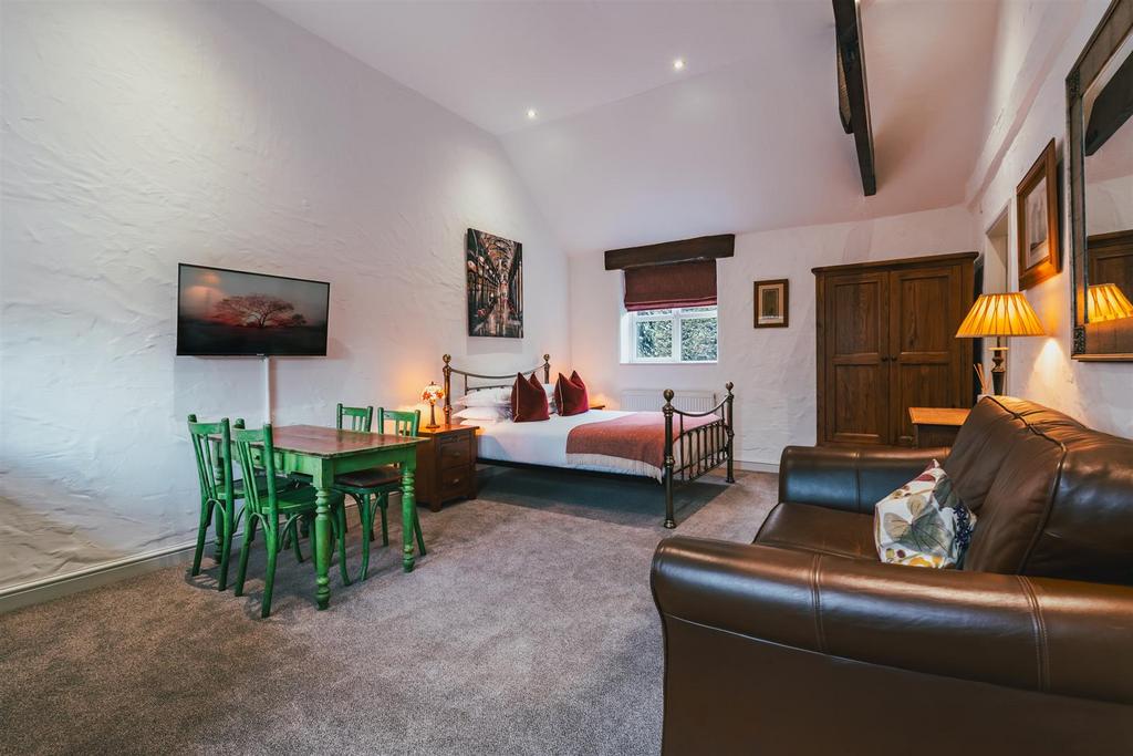 Guest Room 6