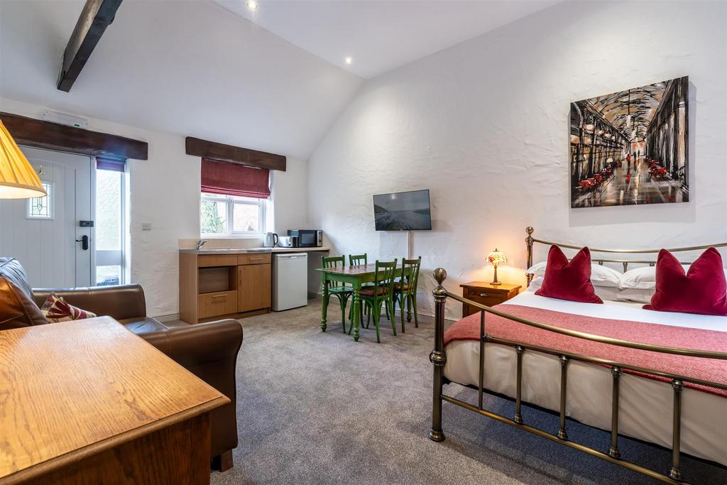 Guest Room 6