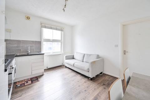 1 bedroom flat to rent, Preston Close, Elephant and Castle, London, SE1