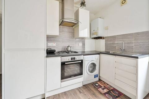 1 bedroom flat to rent, Preston Close, Elephant and Castle, London, SE1