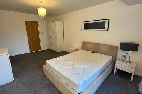 3 bedroom apartment to rent, at Nationwide, 8, Junction House, 16, Jutland Street M1