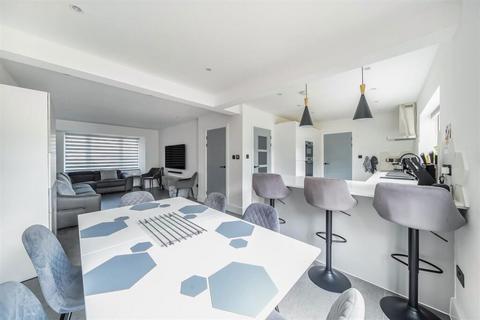 3 bedroom semi-detached house for sale, Cedar Avenue, Ruislip, Middlesex, HA4 6UJ