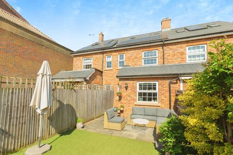 3 bedroom terraced house for sale, Jubilee Gardens, Tring, HP23